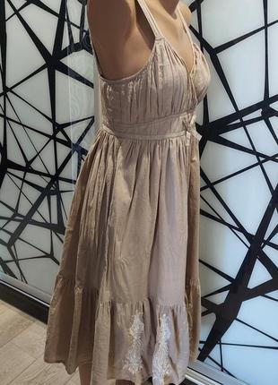Шикарное двухярусное платье из очень легкого хлопка с вышивкой daniel hechter цвета кемел 42-463 фото