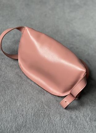 Шкіряна рожева поясна сумка бананка5 фото