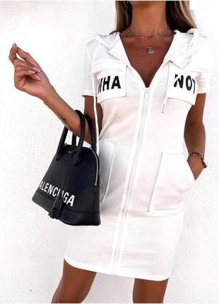 Спортивное платье на молнии с капюшоном с карманами короткое стильное платье черная белая бежевая1 фото