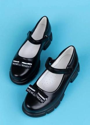 Туфли для девочек в трех вариантах