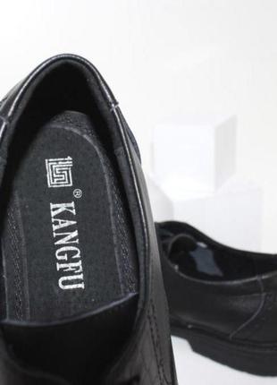 Черные классические мужские туфли на шнурках4 фото