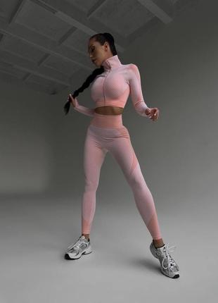 Жіночий фітнес костюм двійка складається з топу і легені норма6 фото