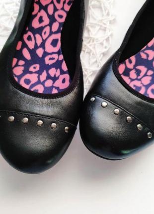 Нові шкіряні туфлі для дівчинки2 фото