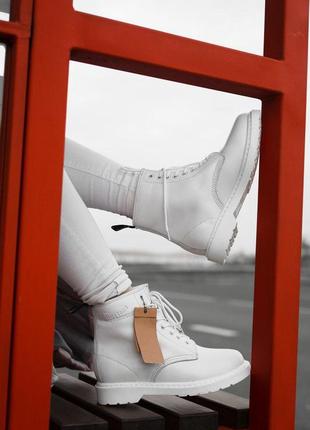 Повністю білі зимові черевики dr martens з хутром /осінь/зима/весна😍3 фото