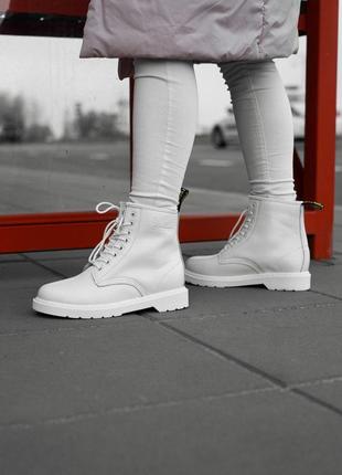 Повністю білі зимові черевики dr martens з хутром /осінь/зима/весна😍7 фото