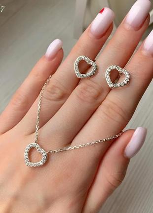 Серебряные серьги сердечки с белыми фианитами