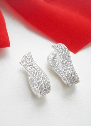 Серебряные серьги фигурные с белыми фианитами