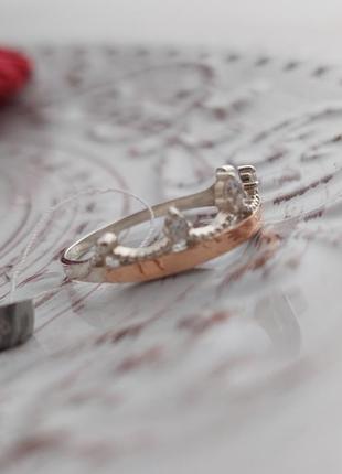 Кольцо серебряное с золотой напайкой и фианитами корона5 фото