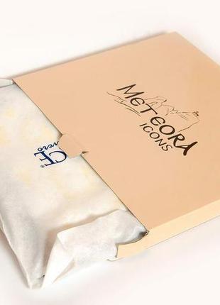 Икона божья матерь благоуханный цвет 29х24см в серебряном окладе с позолотой на деревяном кионе