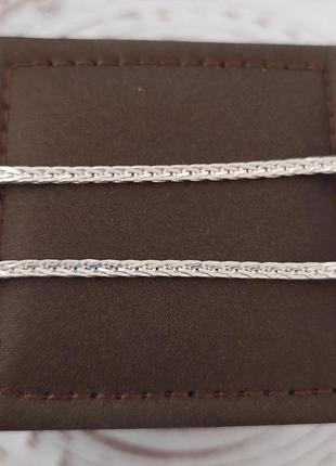 Серебряная цепочка с плетением колосок