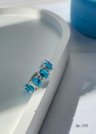 Набір срібні сережки та каблучка з блакитними фіанітами3 фото