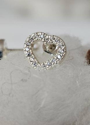 Серьги гвоздики серебряные сердечки с фианитами2 фото