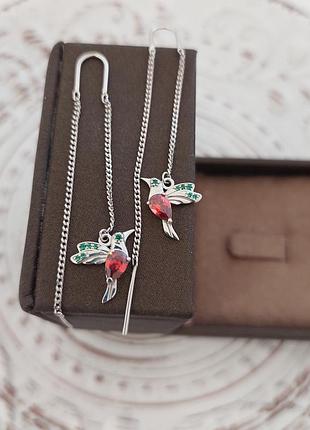 Сережки протяжки срібні з підвіскою колібрі та червоними та зеленими фіанітом