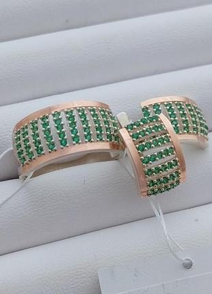 Гарнитур серебряный кольцо и серьги магия с золотом и зелеными фианитами6 фото