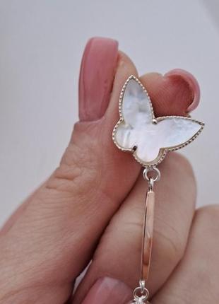 Комплект зі срібла каблучка та сережки з золотими напайками метелик з перламутром та білими фіанітами5 фото