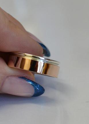 Кольцо обручальное серебряное с золотой накладкой гладкое2 фото