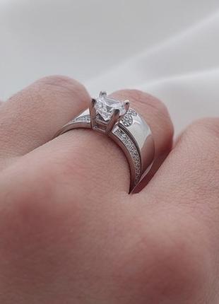 Серебряное кольцо с крупным камнем и бабочкой2 фото