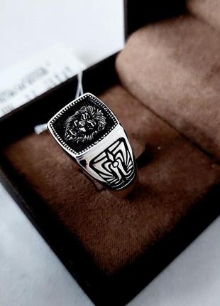 Срібний перстень чоловічий квадрат із чорною емаллю знак зодіаку лев2 фото