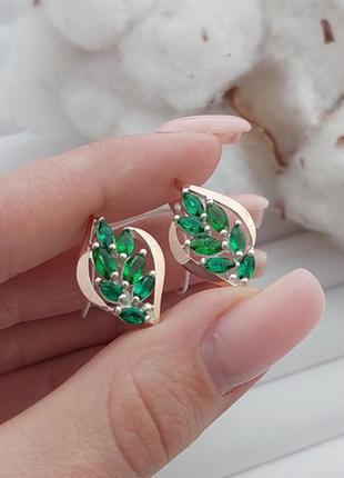 Гарнитур серебряный кольцо и серьги мелиса с золотом и зелеными фианитами6 фото