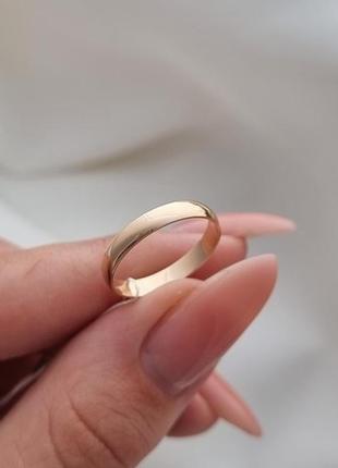Золотое свадебное кольцо тонкое, размер 202 фото