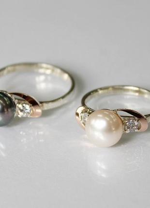 Серебряное кольцо с жемчугом и золотыми накладками5 фото