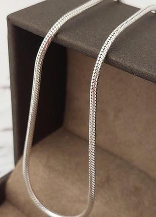 Серебряная цепочка с плетением снейк1 фото