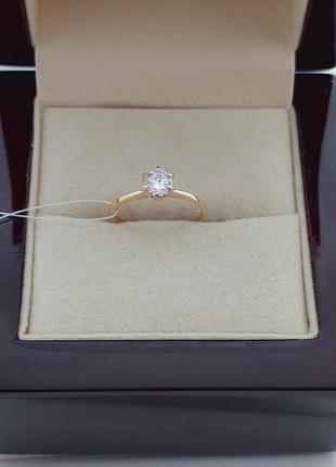 Золотое кольцо помолвочное с белым цирконом тонкое6 фото