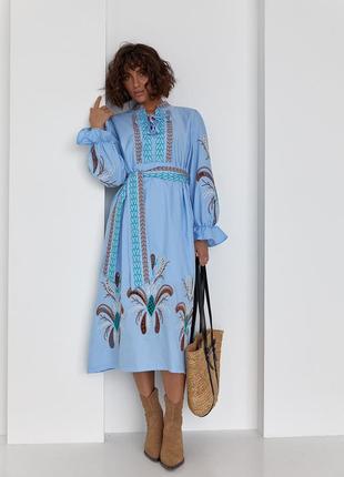 Платье-вышиванка с перфорамацией в этническом стиле1 фото
