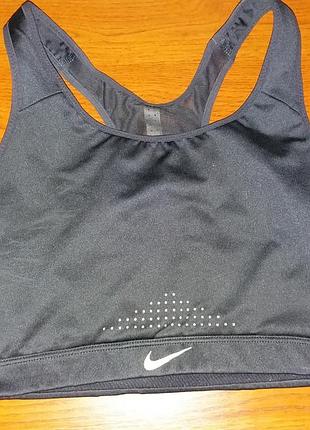 Топ nike. розмір l