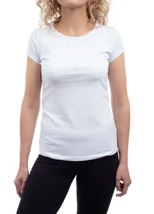 Белая спортивная футболка бренда 4f
