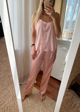 Пижама атласная розовая штаны майка1 фото