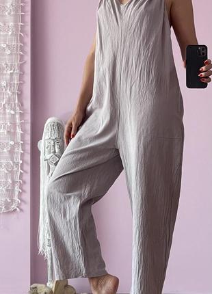 Комбинезон объемный с открытой спиной