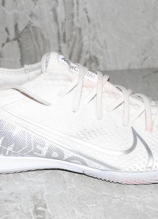 Nike кросівки 40 розмір 7