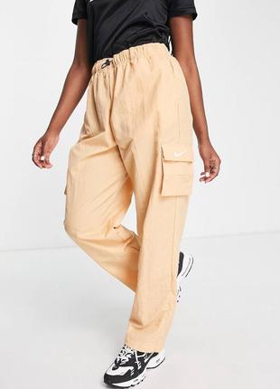 Жіночі штани nike cargo оригінал з нових колекцій.