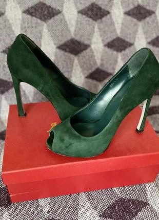 Замшевые зеленые босоножки