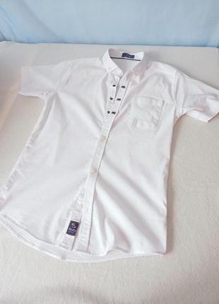 Белая рубашка с короткими рукавами, на кнопках, турция