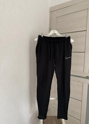Чоловічі спортивні штани nike оригінал