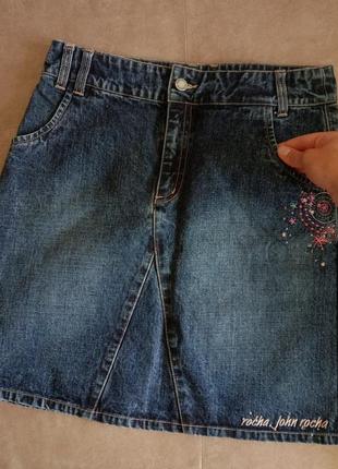 Спідниця джинсова жіноча  темно синя з вишивкою1 фото