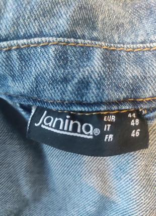 Крутая джинсовая куртка бренда janina с вышивкой, бусинами-заклёпками и "драниной". в отличном состоянии. к сожалению, мне стала мала.7 фото