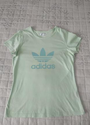 Футболка adidas