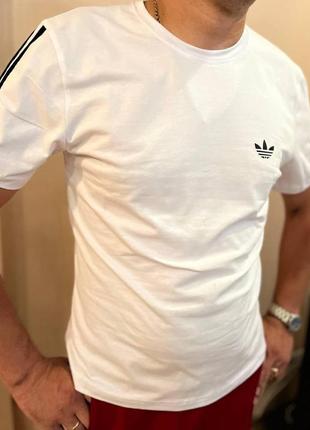 Футболка adidas біла