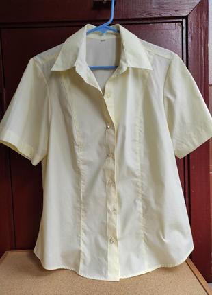 Лаконичная рубашка в тонкую полоску