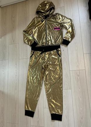 Спортивный костюм