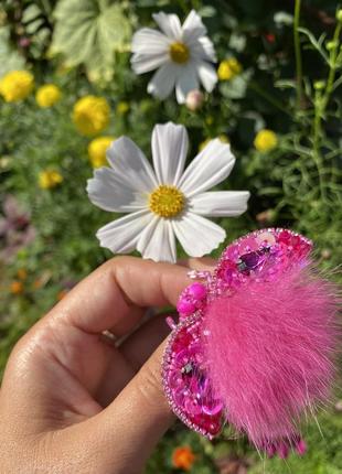 Брошь бабочка из бисера розовая3 фото