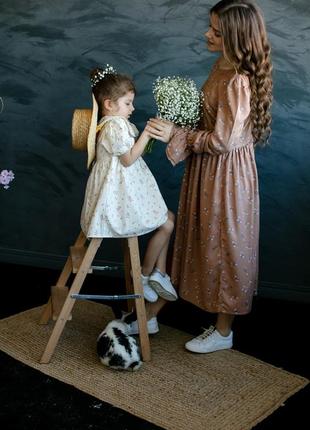 Сукня жіноча літня світло коричнева в дрібні квіточки з штапель4 фото