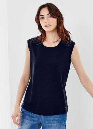 Жіноча блузка-топ з вишивкою