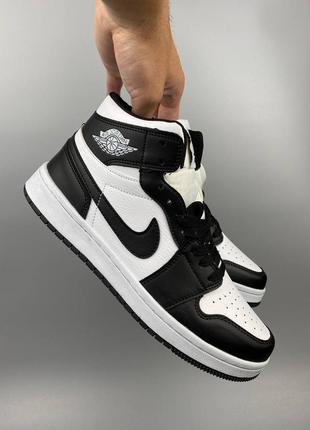 Чоловічі кросівки nike air jordan 1 high black white