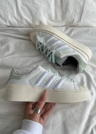 Женские кроссовки adidas