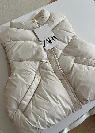 Молочна жилетка zara, безрукавка zara