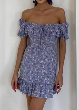 Платье мини в цветочный принт.1 фото